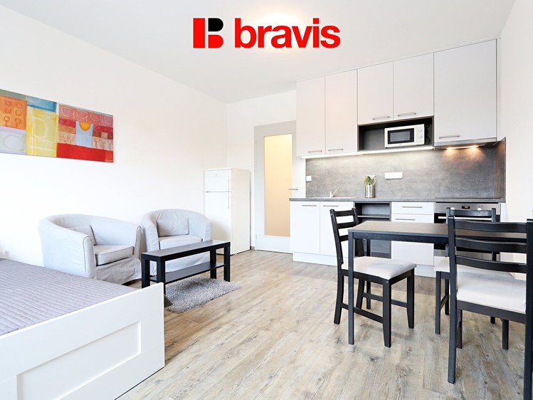 Pronájem bytu 1+kk 28 m² - foto 1