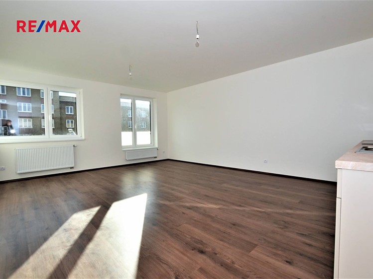 Pronájem bytu 1+kk 42 m² (Jednopodlažní) - foto 2