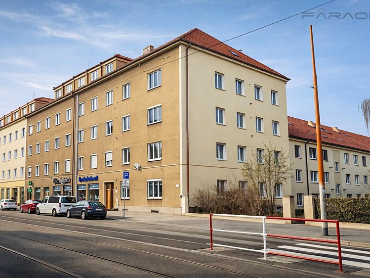 Pronájem bytu 3+1 80 m² - foto 3