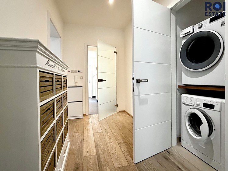 Pronájem bytu 4+kk 139 m² - foto 8