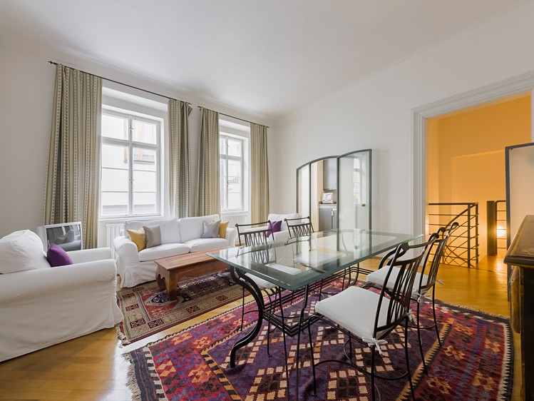 Pronájem bytu 2+1 73 m² (Mezonet) - foto 1