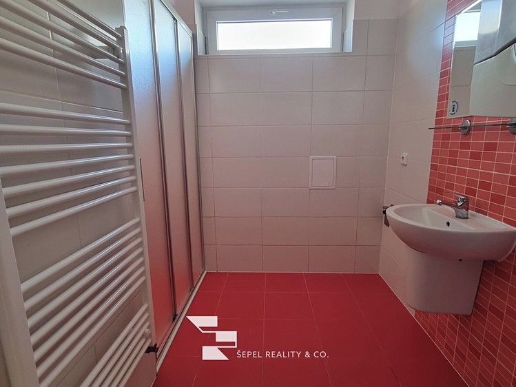 Pronájem bytu 2+kk 65 m² - foto 3