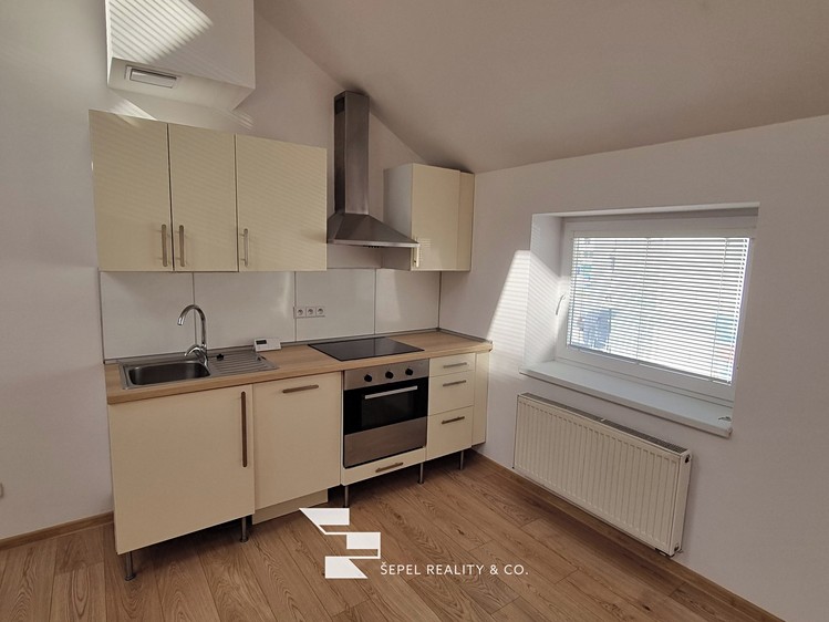 Pronájem bytu 2+kk 65 m² - foto 1