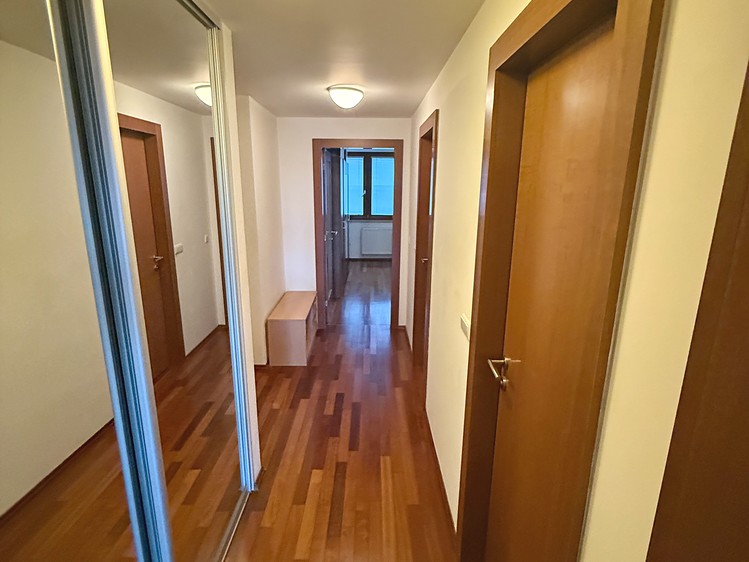 Pronájem bytu 2+kk 69 m² - foto 4