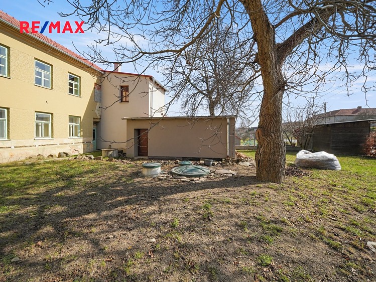 Prodej rodinného domu 406 m², pozemek 757 m² - foto 3
