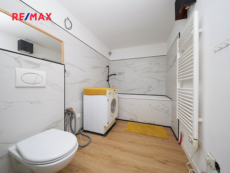 Prodej rodinného domu 406 m², pozemek 757 m² - foto 8