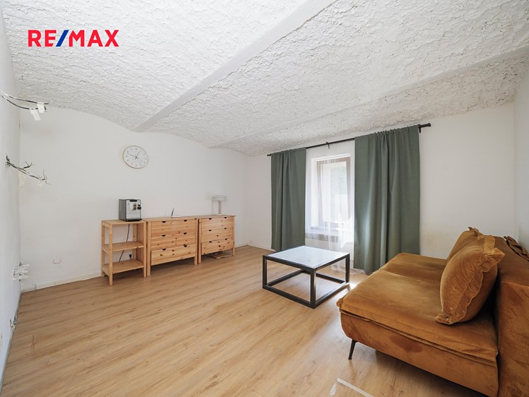 Prodej rodinného domu 406 m², pozemek 757 m² - foto 7