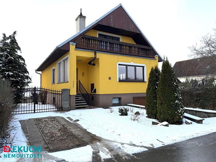 Prodej rodinného domu 228 m², pozemek 617 m² - foto 4