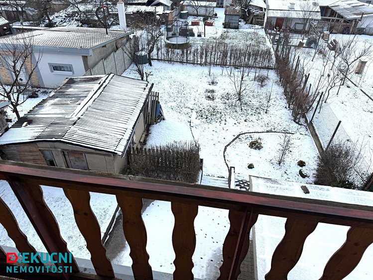 Prodej rodinného domu 228 m², pozemek 617 m² - foto 8