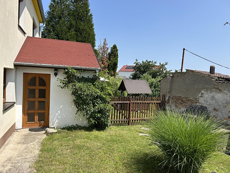 Prodej  vícegeneračního domu 200 m², pozemek 724 m² - foto 7