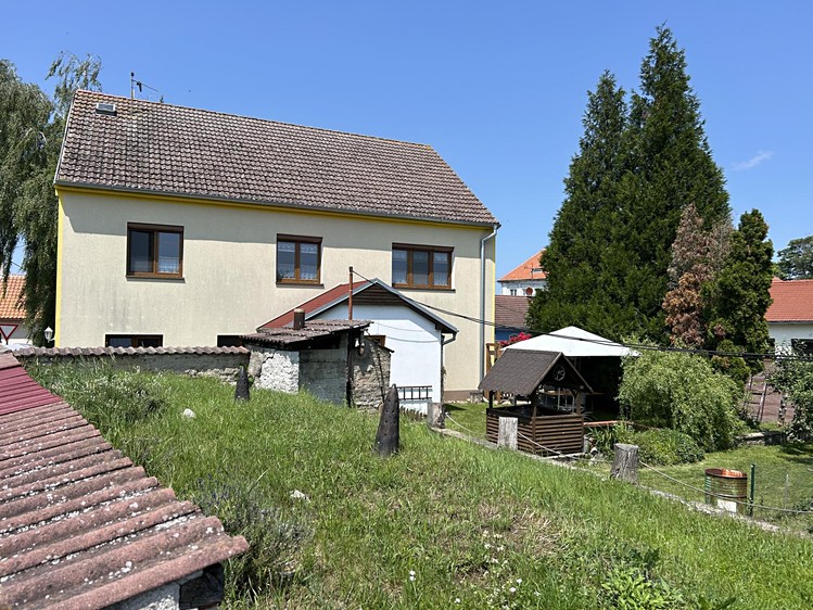 Prodej  vícegeneračního domu 200 m², pozemek 724 m² - foto 6