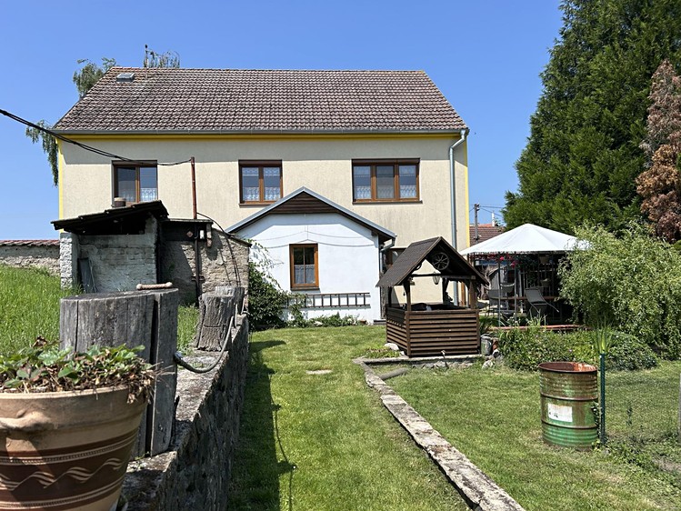 Prodej  vícegeneračního domu 200 m², pozemek 724 m² - foto 5