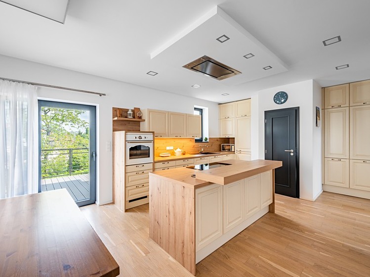Prodej vily 338 m², pozemek 499 m² - foto 2