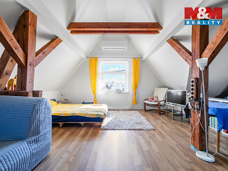 Prodej rodinného domu 188 m², pozemek 384 m² - foto 8
