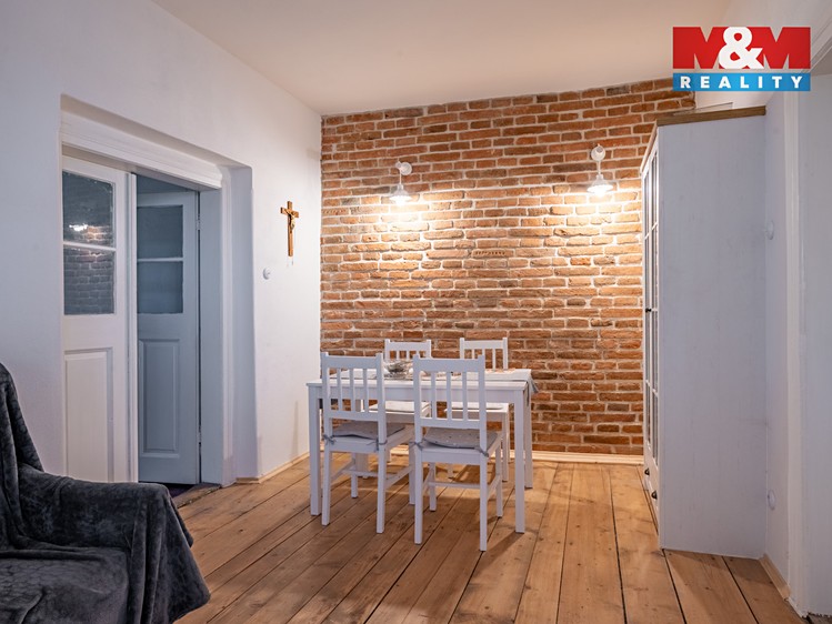Prodej rodinného domu 378 m², pozemek 771 m² - foto 6