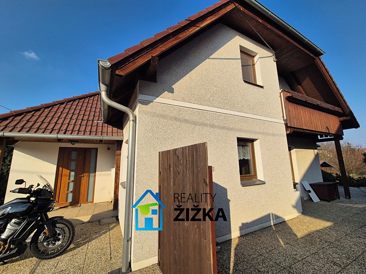 Prodej rodinného domu 123 m², pozemek 1 103 m² - foto 2