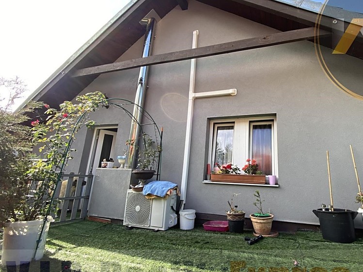 Prodej rodinného domu 224 m², pozemek 419 m² - foto 1
