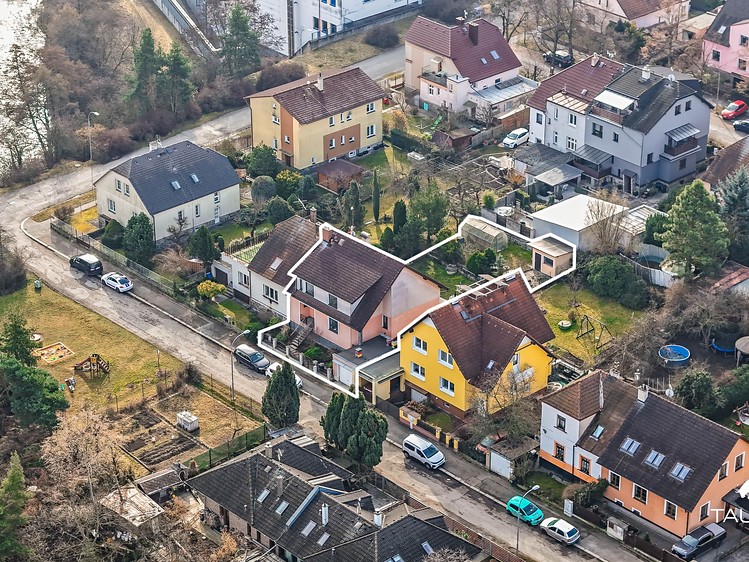 Prodej rodinného domu 153 m², pozemek 471 m² - foto 1