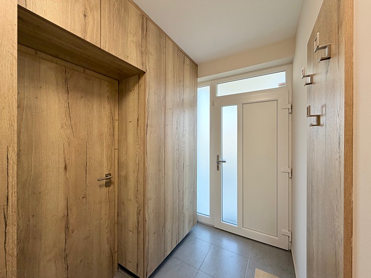Prodej rodinného domu 157 m², pozemek 266 m² - foto 6