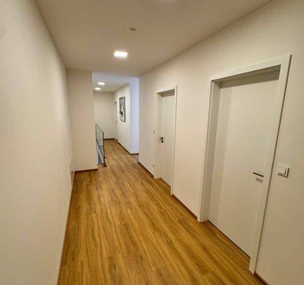 Prodej rodinného domu 204 m², pozemek 843 m² - foto 7