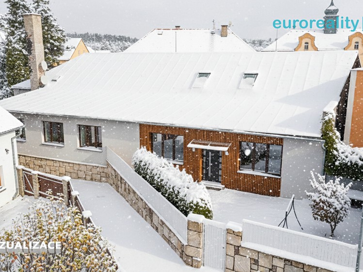 Prodej rodinného domu 274 m², pozemek 627 m² - foto 1