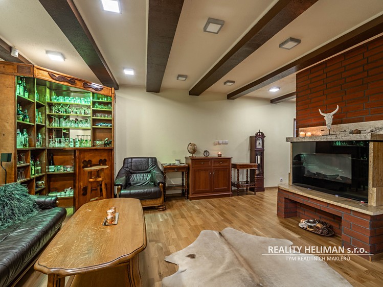 Prodej rodinného domu 145 m², pozemek 490 m² - foto 2
