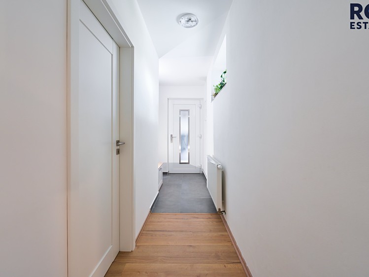 Prodej rodinného domu 100 m², pozemek 766 m² - foto 2