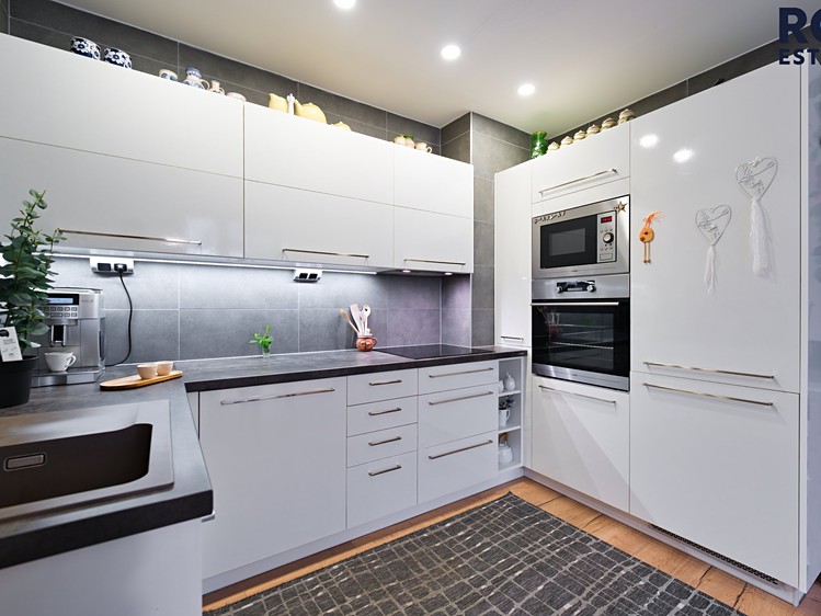 Prodej rodinného domu 100 m², pozemek 766 m² - foto 3
