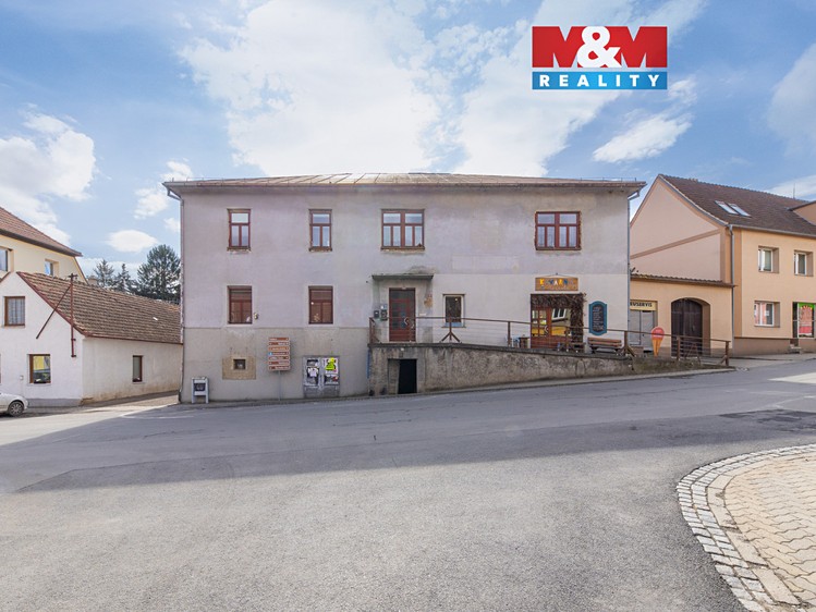 Prodej rodinného domu 411 m², pozemek 331 m² - foto 1