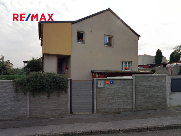 Prodej rodinného domu 210 m², pozemek 370 m² - foto 1