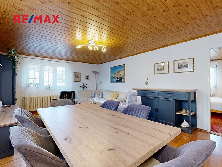 Prodej rodinného domu 210 m², pozemek 370 m² - foto 2