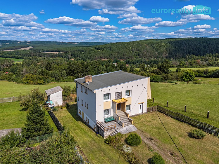 Prodej rodinného domu 270 m², pozemek 1 487 m² - foto 1