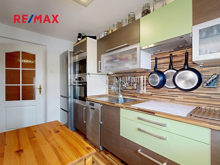 Prodej rodinného domu 210 m², pozemek 370 m² - foto 8