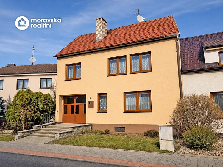 Prodej rodinného domu 243 m², pozemek 1 058 m² - foto 4