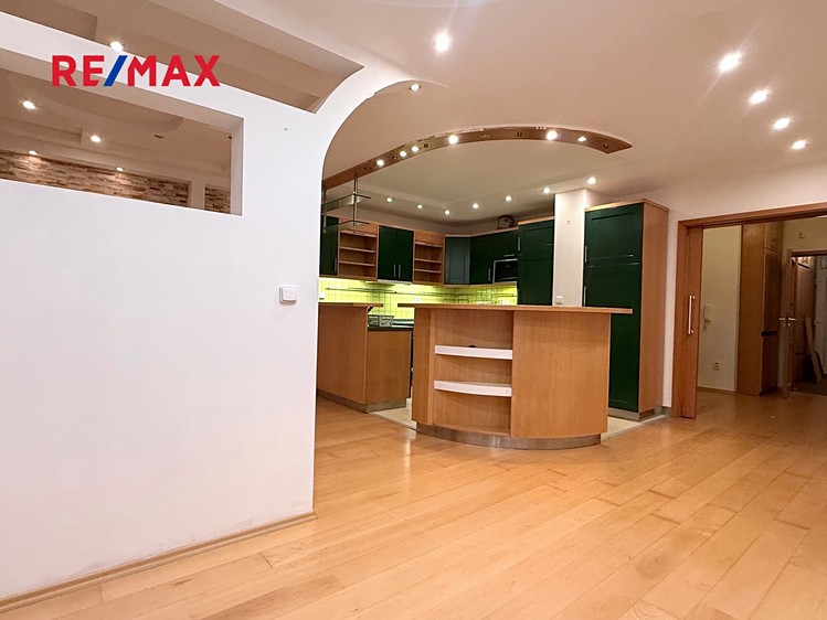 Prodej rodinného domu 177 m², pozemek 284 m² - foto 8