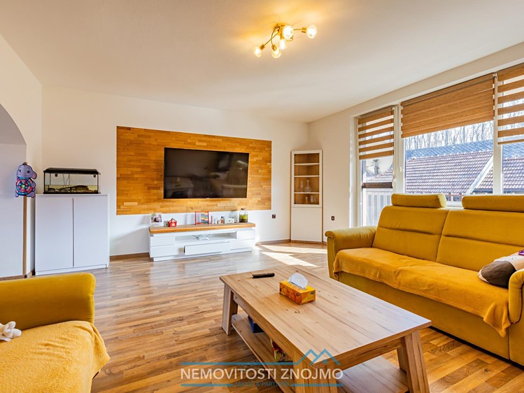 Prodej rodinného domu 141 m², pozemek 926 m² - foto 3