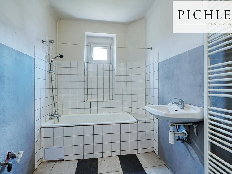 Prodej rodinného domu 325 m², pozemek 950 m² - foto 6