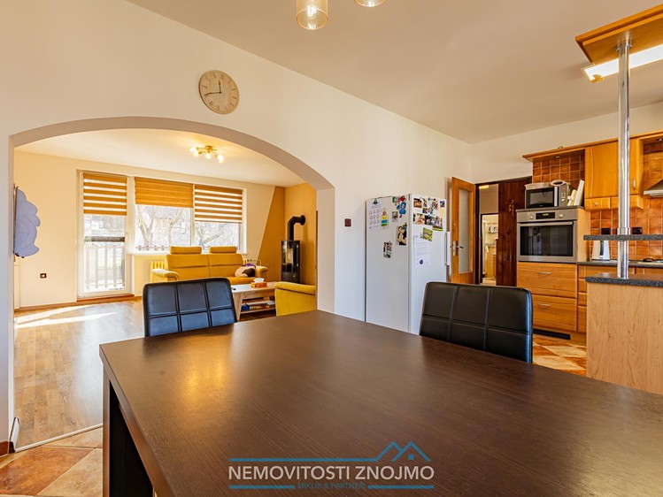 Prodej rodinného domu 141 m², pozemek 926 m² - foto 7