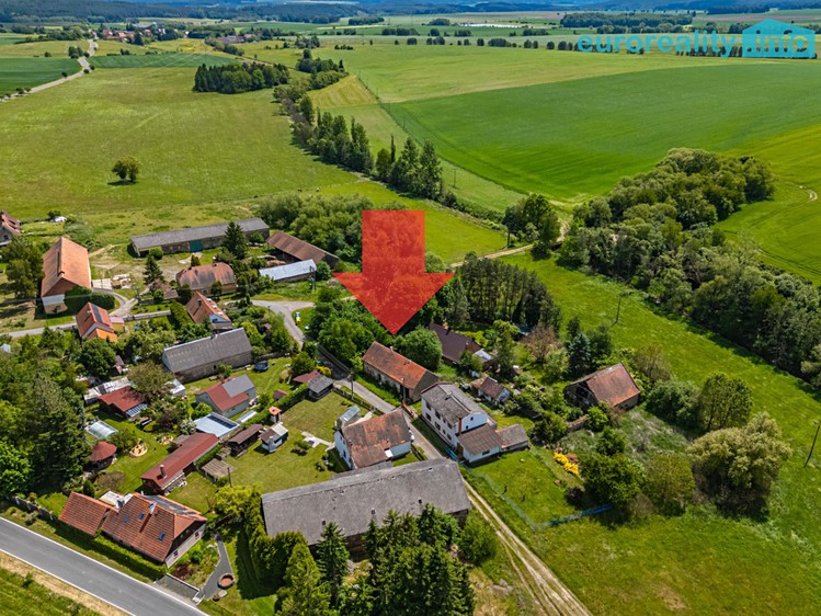 Prodej rodinného domu 112 m², pozemek 940 m² - foto 1