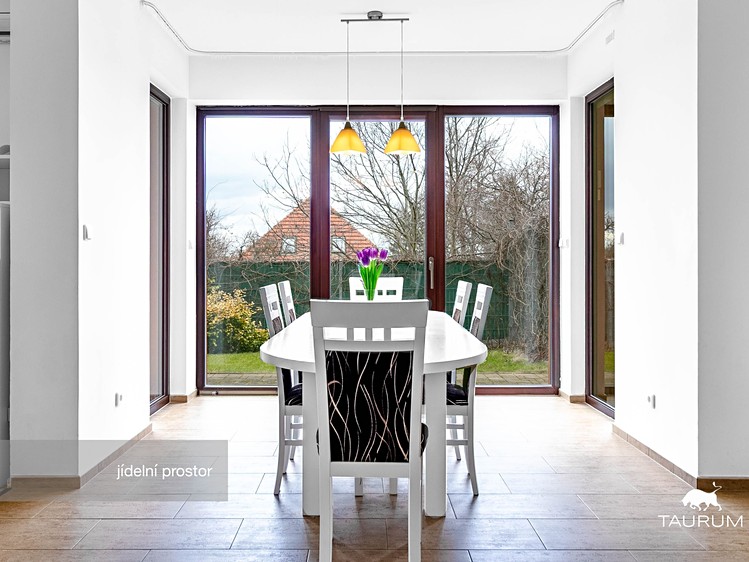 Prodej rodinného domu 249 m², pozemek 774 m² - foto 7