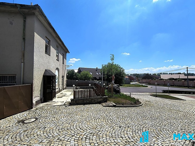 Prodej  vícegeneračního domu 796 m², pozemek 700 m² - foto 3