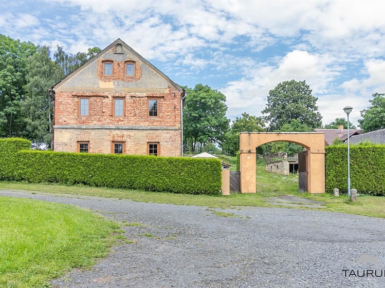 Prodej rodinného domu 365 m², pozemek 3 708 m² - foto 4