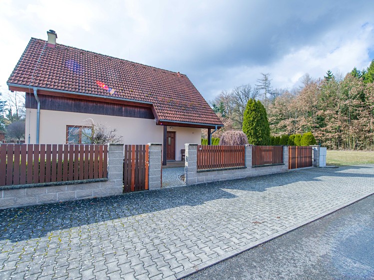 Pronájem rodinného domu 120 m², pozemek 1 000 m² - foto 3