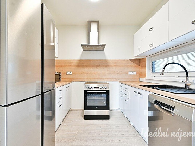 Pronájem rodinného domu 90 m², pozemek 200 m² - foto 2