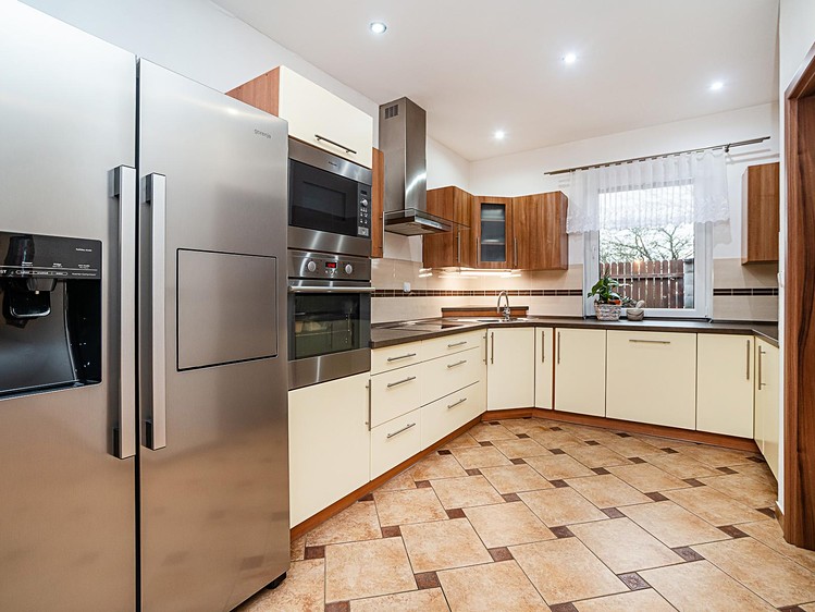 Pronájem rodinného domu 110 m², pozemek 576 m² - foto 2