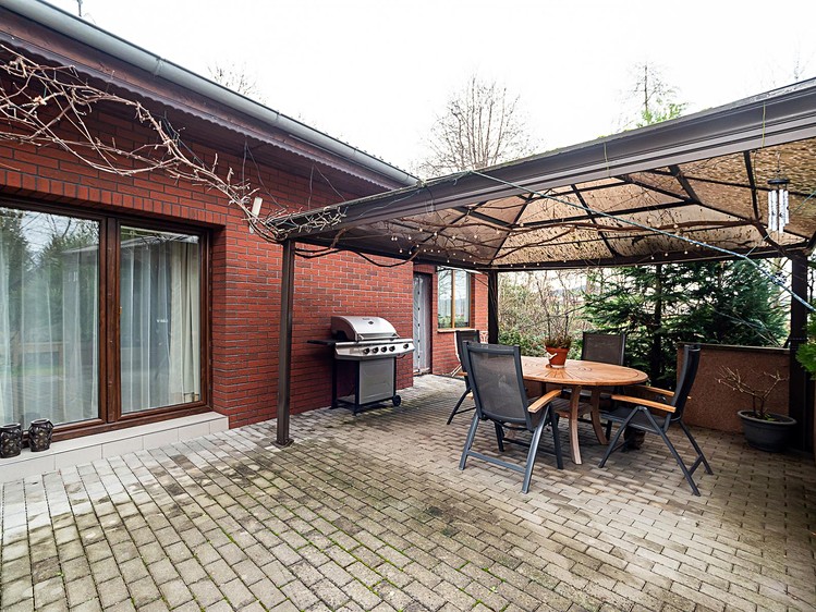 Pronájem rodinného domu 110 m², pozemek 576 m² - foto 1