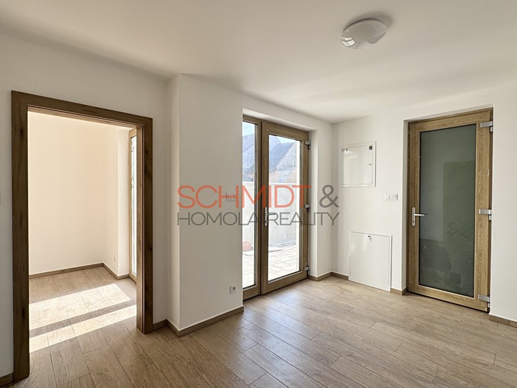 Pronájem rodinného domu 104 m², pozemek 126 m² - foto 3