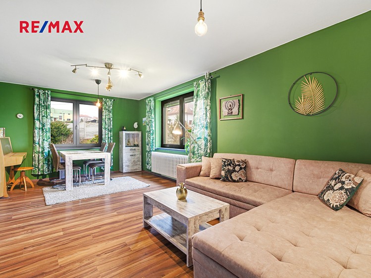 Pronájem rodinného domu 171 m², pozemek 728 m² - foto 2
