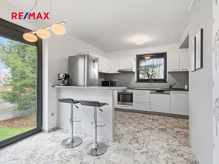 Pronájem rodinného domu 171 m², pozemek 728 m² - foto 7