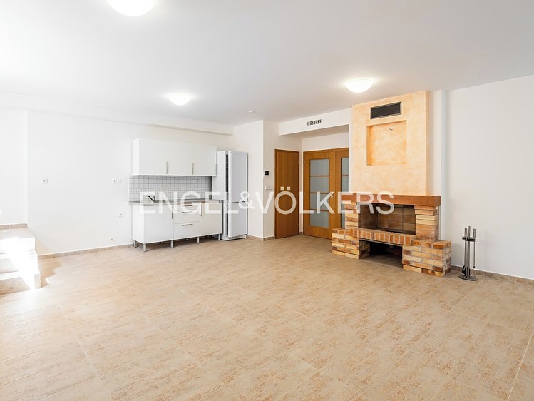Pronájem rodinného domu 350 m², pozemek 358 m² - foto 5